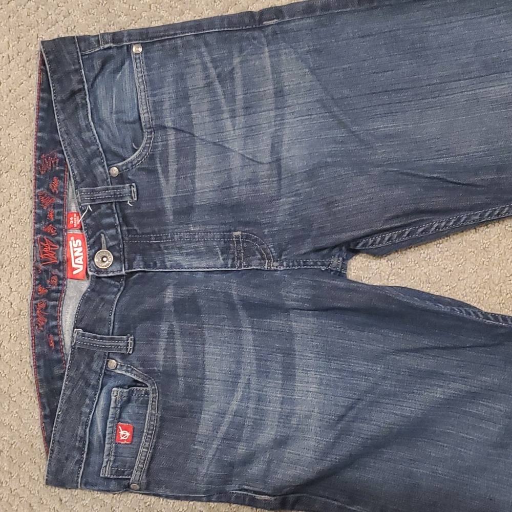 NEW VANS Men's jeans " DISTRESSED" look 34x32 NEW